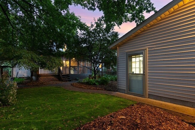 Building Photo - 4848 Ewing Ave S