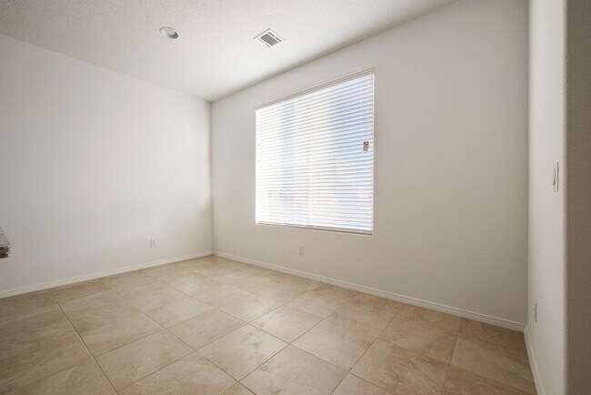 Building Photo - Brand New Pulte Townhome Available Now!!!