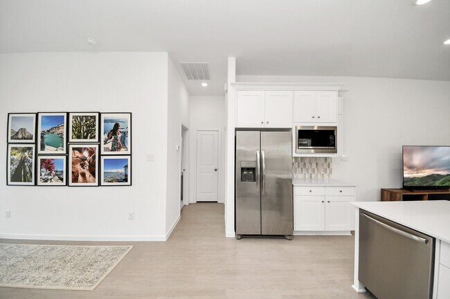 Building Photo - 2406 Aquamarine Ln