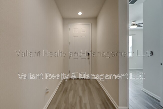 Building Photo - 262 Little Bear Run