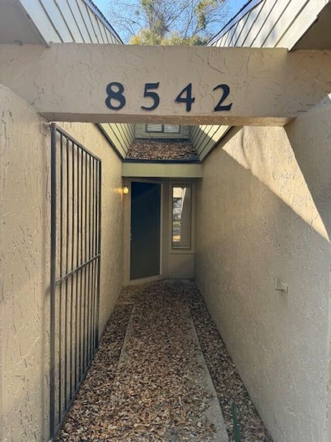 Building Photo - 8542 Colony Pine Cir W
