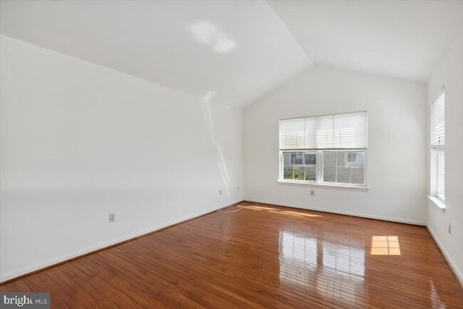 Building Photo - 146 Canterbury Ln