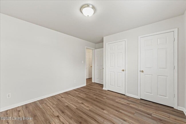 Building Photo - 117 Deerfield Ct