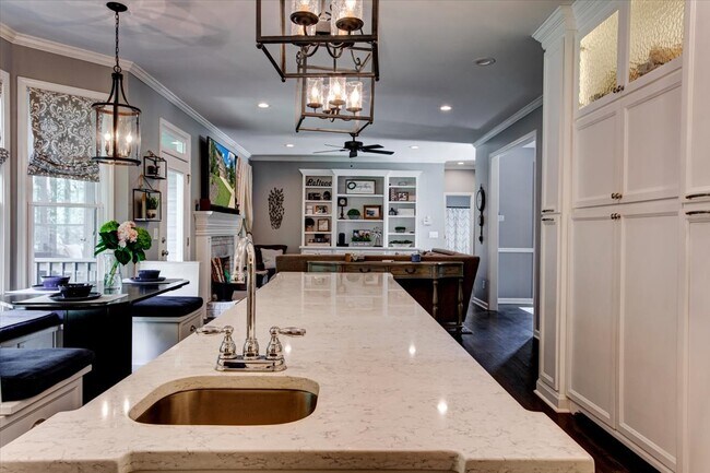 Building Photo - 1120 Bentwater Dr