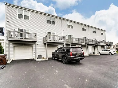 Building Photo - 1415 Bloomington Blvd