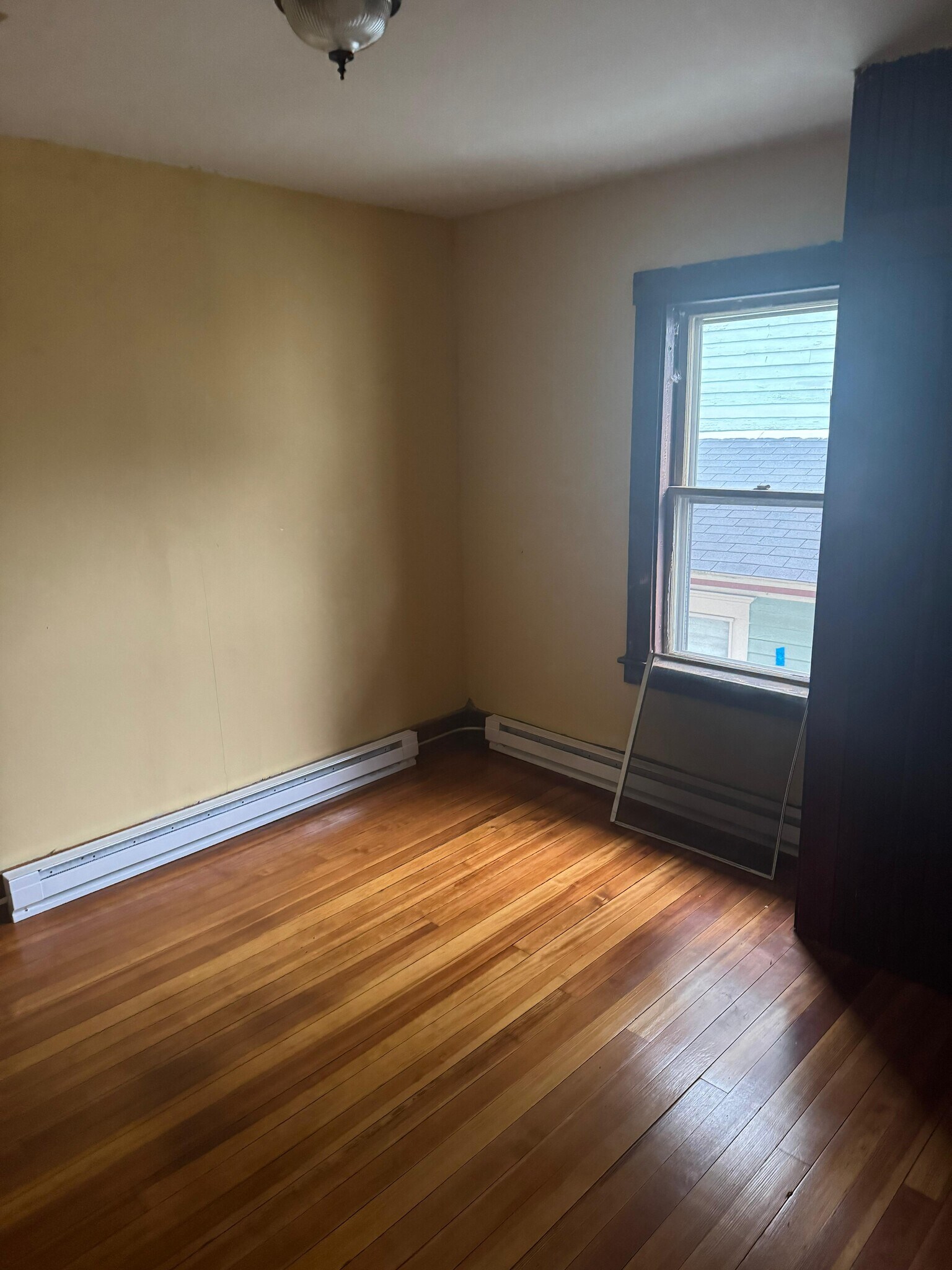 Building Photo - 20 Walnut St