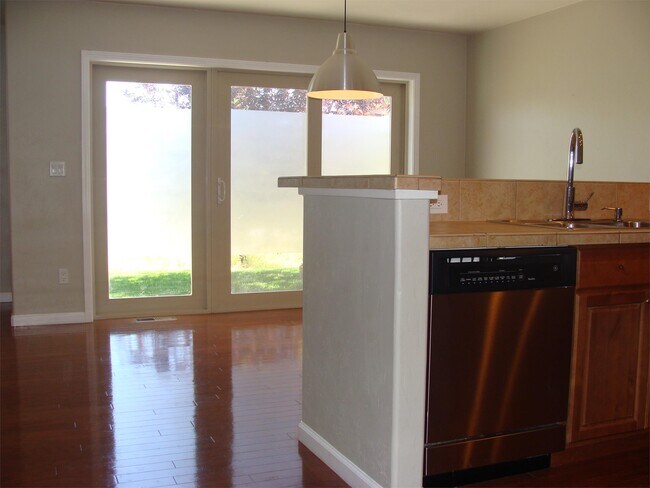 Building Photo - 300 Chatfield Ln