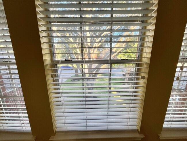 Building Photo - 17607 W Copper Lakes Dr