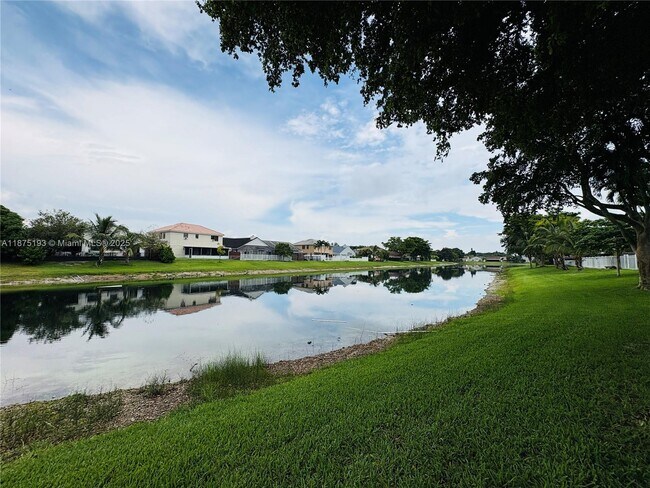 Building Photo - 8579 Dynasty Dr