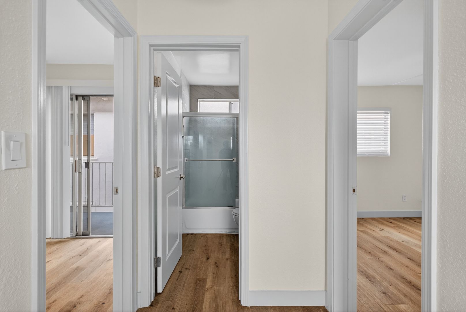 Building Photo - 921 Alamitos Ave