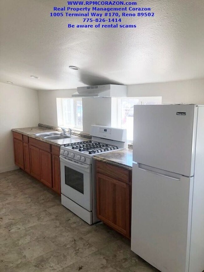 Building Photo - 317 C St