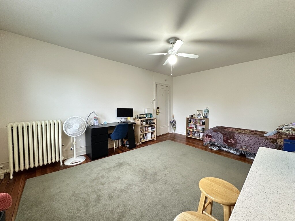 Building Photo - 4531 N Ashland Ave