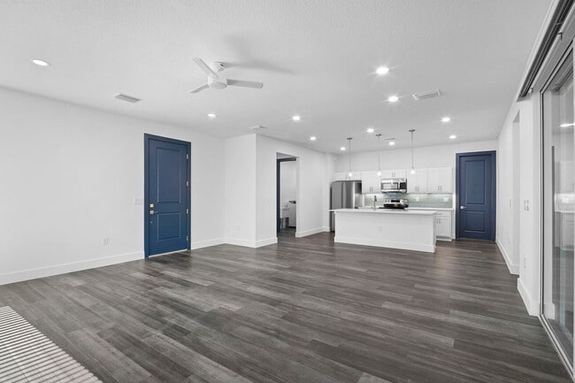 Building Photo - Luxury New construction 3 bedroom 2 baths located in North Port