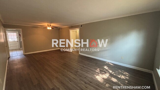 Building Photo - 3210 13 Colony Mall