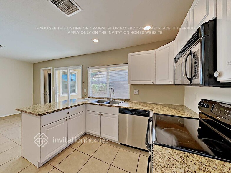 Building Photo - 4541 W Cheryl Dr