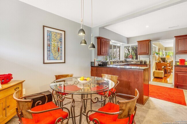Building Photo - 724 Eventide Dr