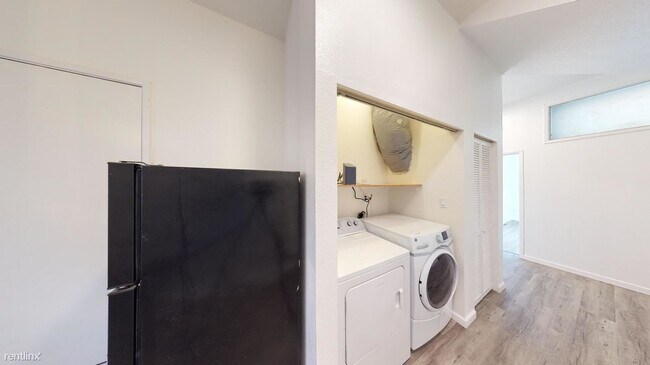 Building Photo - 1 br, 1 bath House - 163 Hearst Ave Privat...