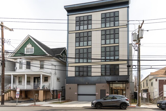 Building Photo - 144 Bergen Ave