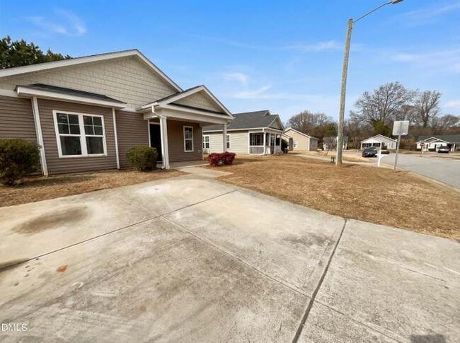 Building Photo - 3020 Camden Creek Dr