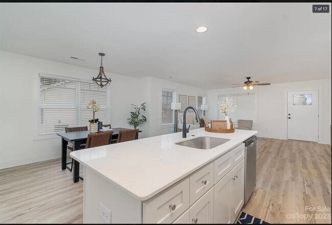 Building Photo - 3 Bed, 2 Bath Home in Landis NC!