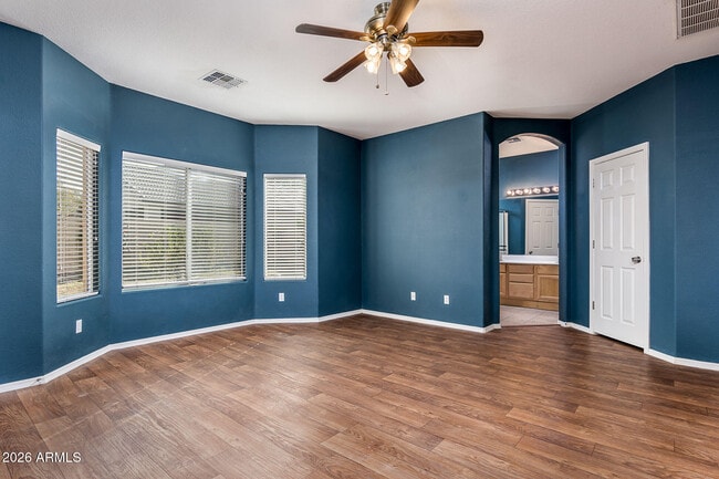 Building Photo - 11851 W Washington St