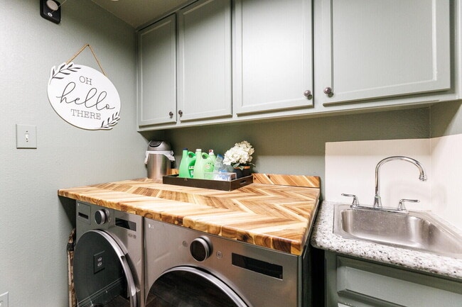 Building Photo - 6037 72nd St