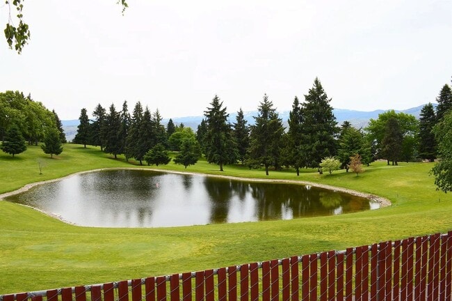 Building Photo - 4 Bedrooms, Pool & Golf Course Views!