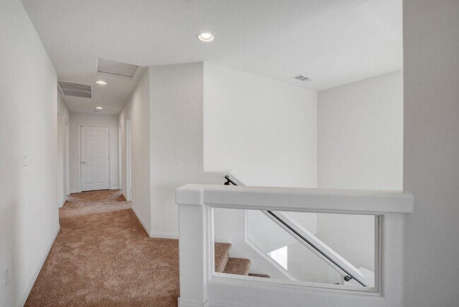 Building Photo - HUGE 3 Story, 5 Bedroom Home in the Southwest!