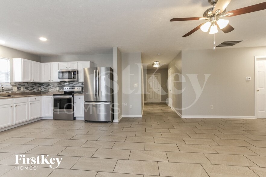 Building Photo - 235 Heartwood Hill