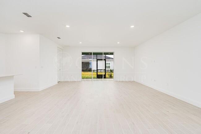 Building Photo - NEWER 4 Bedroom 3 Bath Home in Halifax Pla...