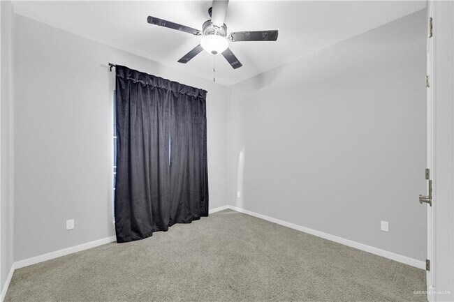 Building Photo - 22 South Dr