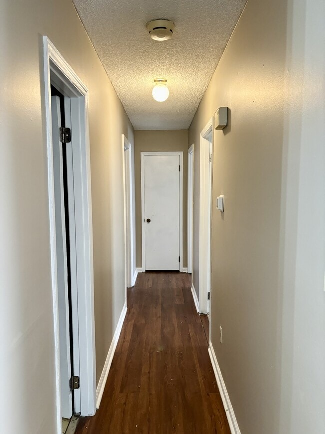 Building Photo - 2019 Bradley Ave