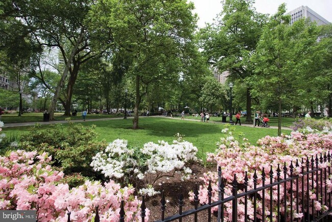 Building Photo - 224-30 W Rittenhouse Square