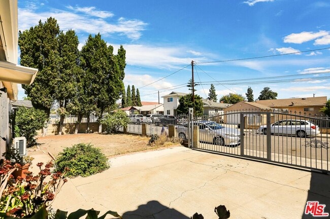 Building Photo - 16711 Mapes Ave
