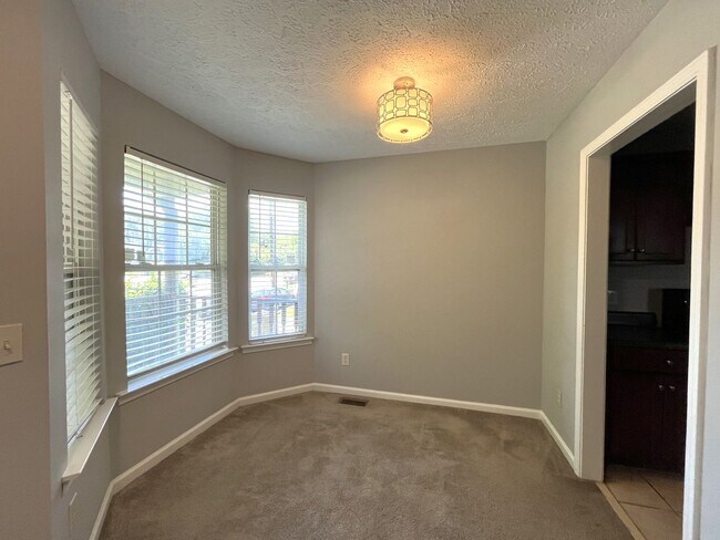 Building Photo - Excellent 3 Bedroom 2 Bath Home in West Nashville!