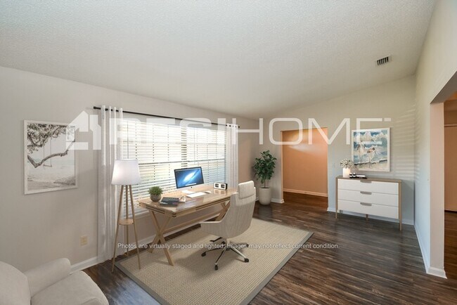 Building Photo - 956 Chalmet Ln
