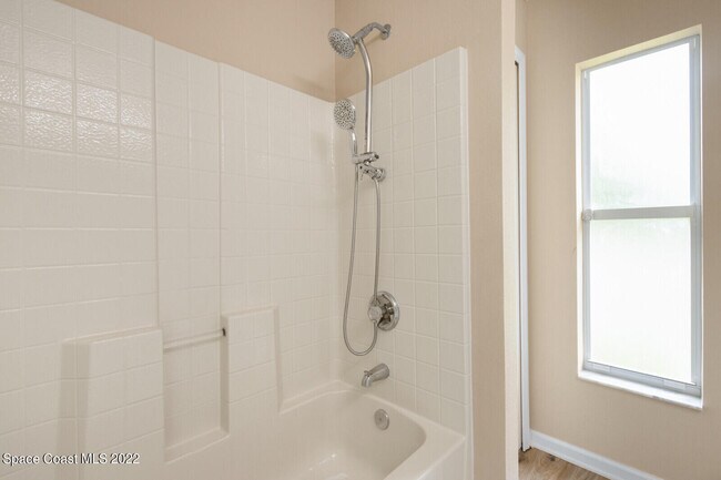 Building Photo - 163 Abello Rd SE