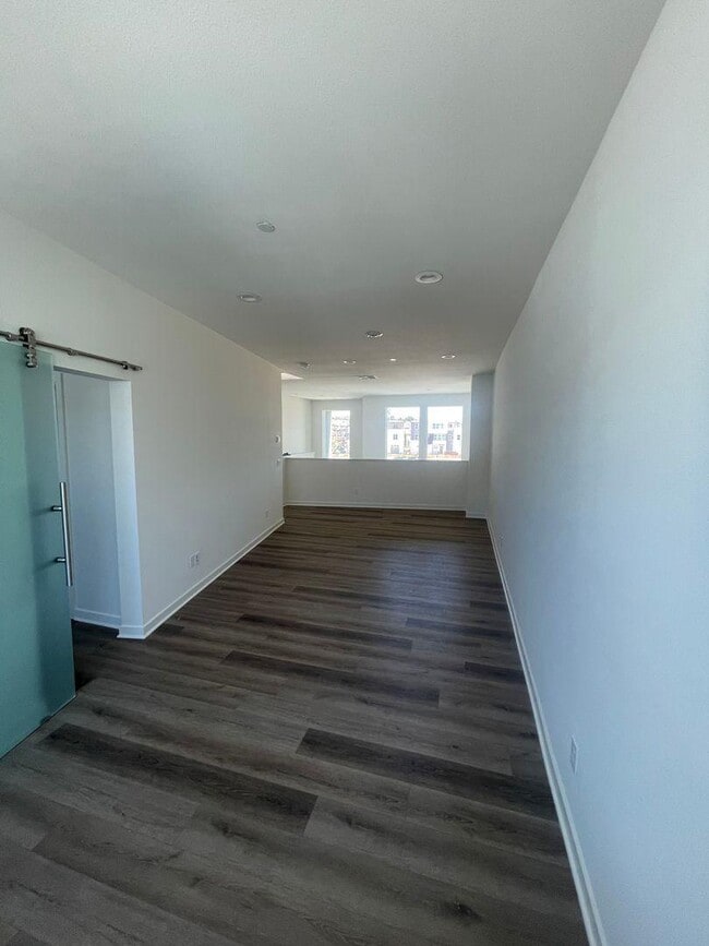 Building Photo - 10537 COUPLAND Wy
