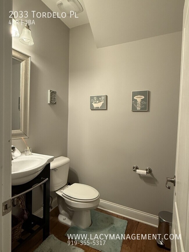 Building Photo - 2033 Tordelo Pl