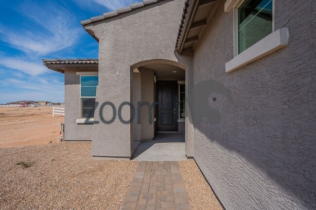 Building Photo - Coming Soon  Mid May 2026!- 4bdrm 3bath - 1 acre horse property