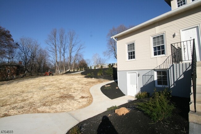 Building Photo - 499 New Brunswick Ave