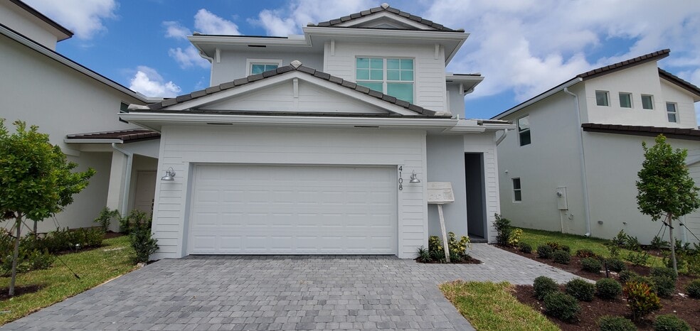 Building Photo - 4108 Veleiros Ave