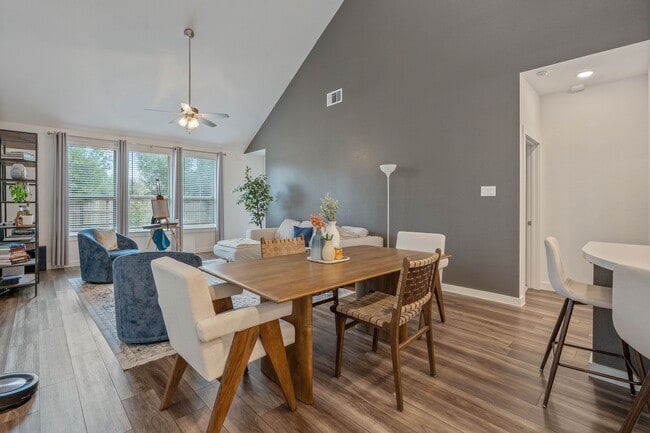 Building Photo - 509 Timber Voyage Ct