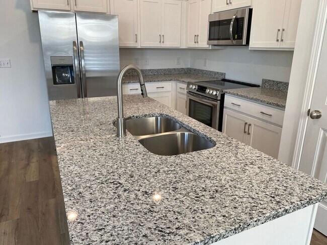 Building Photo - New House Near Nashboro Village - Close to Airport & Lake!