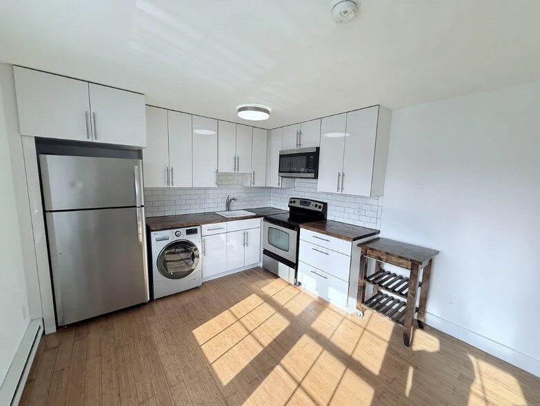 Building Photo - 8 Wardwell St