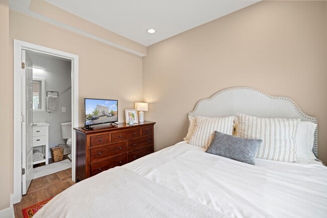 Building Photo - Totally Awesome in Trinidad! 3 bed + 2.5 BA on 2 levels