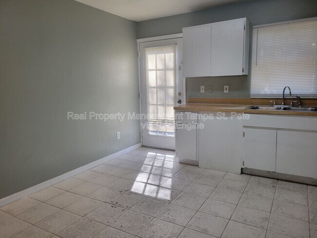 Building Photo - 1811 E 142nd Ave