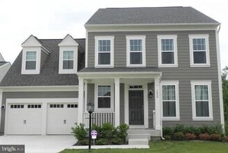 Building Photo - 1000 Everett Ct
