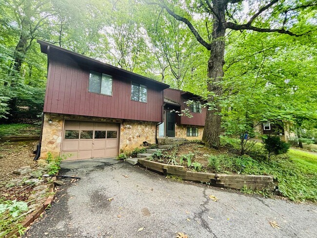 Building Photo - 1813 Gardenspring Dr