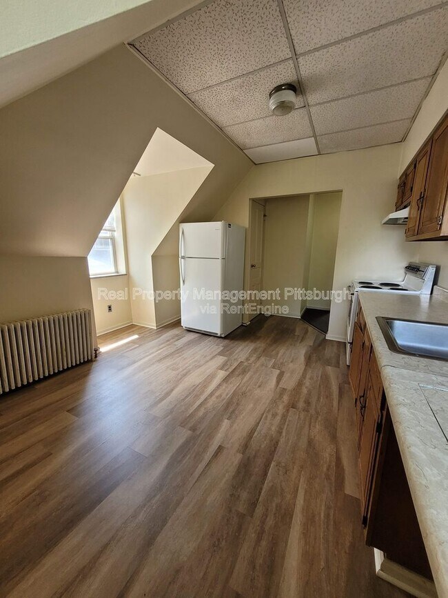 Building Photo - 437 S Aiken Ave